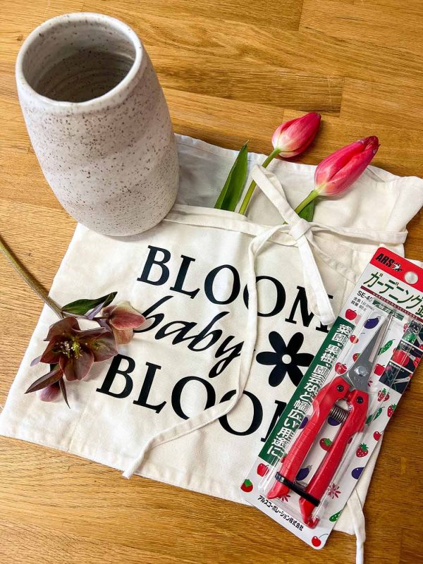 Bloom Sacramento flower tool kit includes vase, clippers and apron.